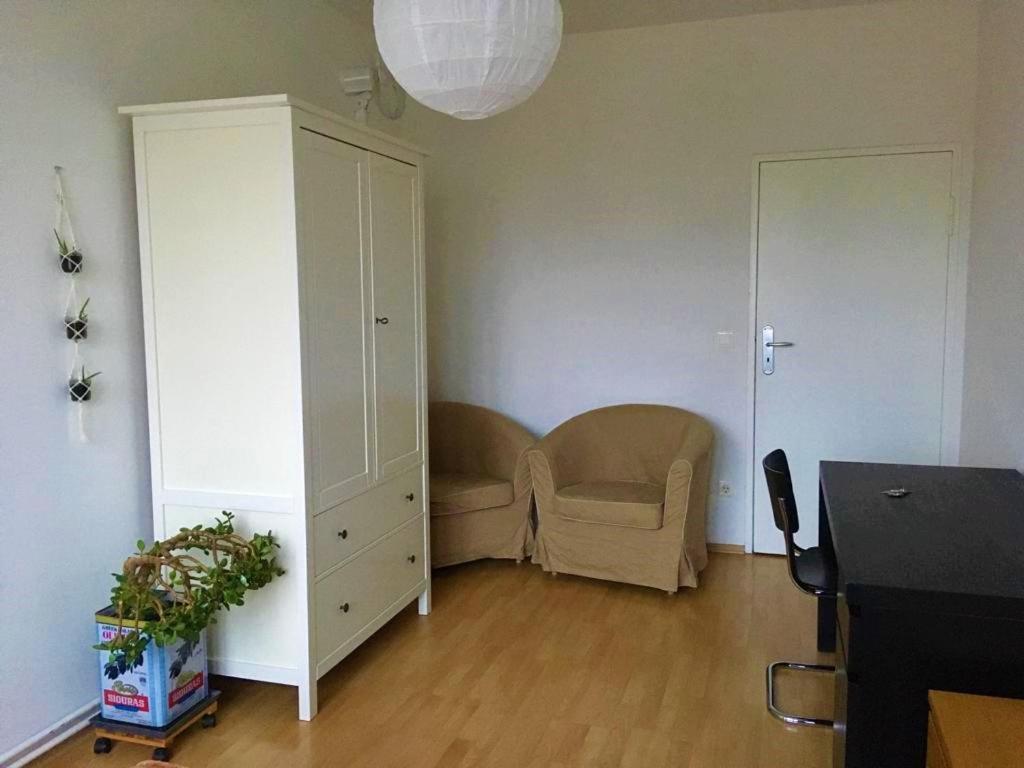 Private In The Centre Of * Berlino